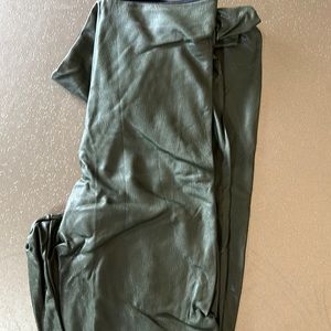 Commando faux leather leggings size small … green